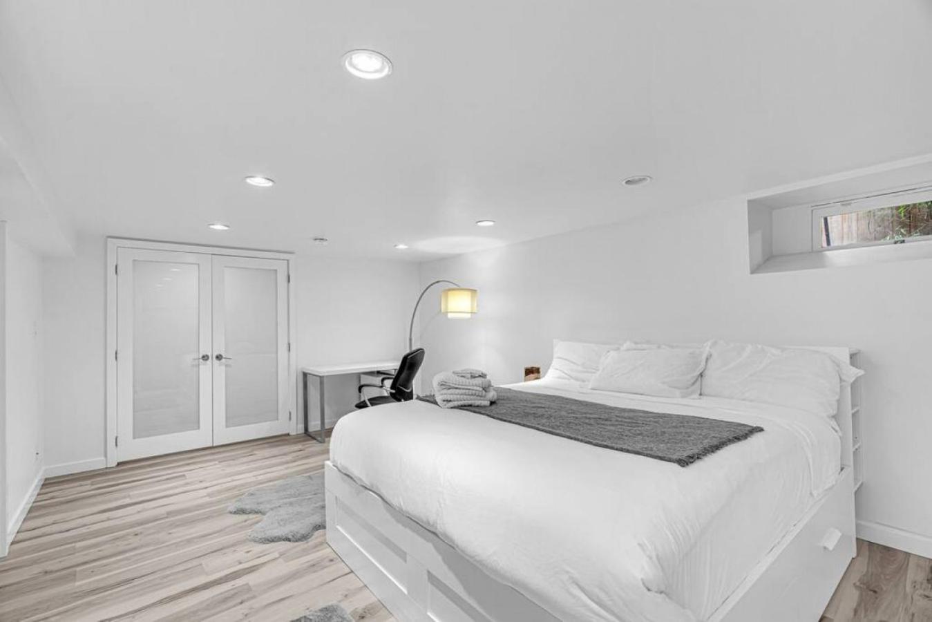 Comfortable 2-Bed Suite Near UBC
