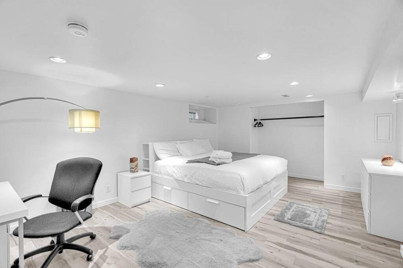 Comfortable 2-Bed Suite Near UBC
