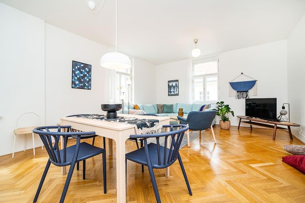 Central Bright and Spacious Appt
