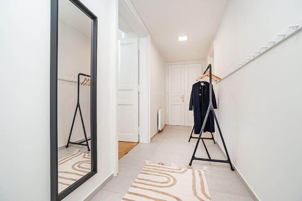 Central Bright and Spacious Appt
