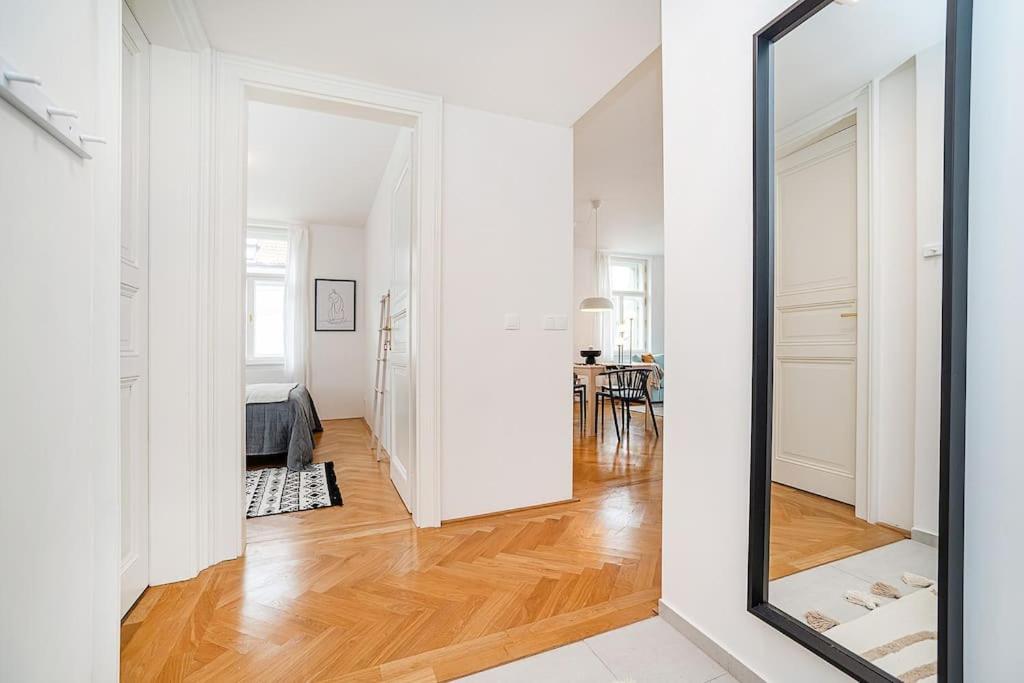 Central Bright and Spacious Appt