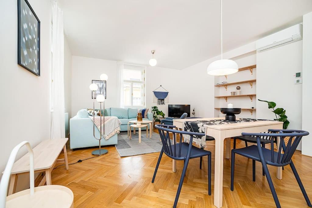 Central Bright and Spacious Appt