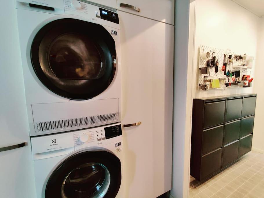 Lakeside Aurora Haven Modern 3BR Family Espace