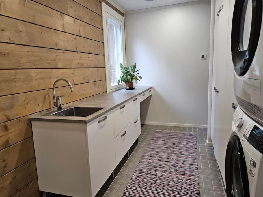 Lakeside Aurora Haven Modern 3BR Family Espace