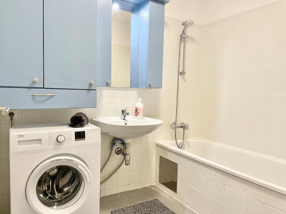 90 m2 Maisonette with Free Parking