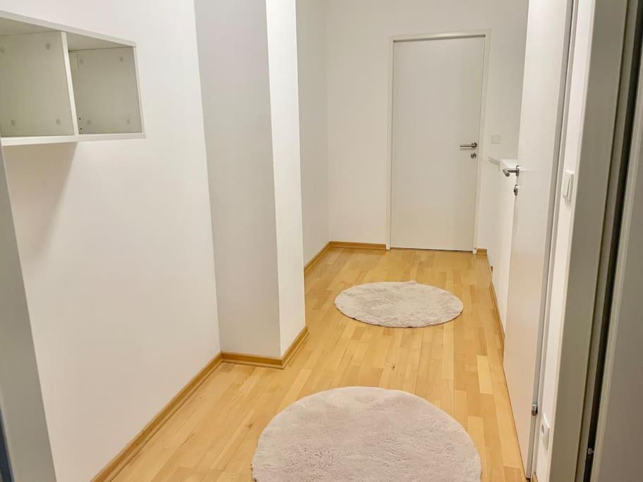 90 m2 Maisonette with Free Parking