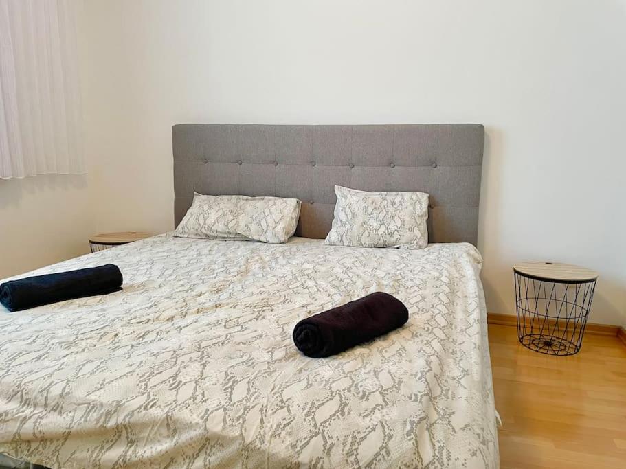 90 m2 Maisonette with Free Parking
