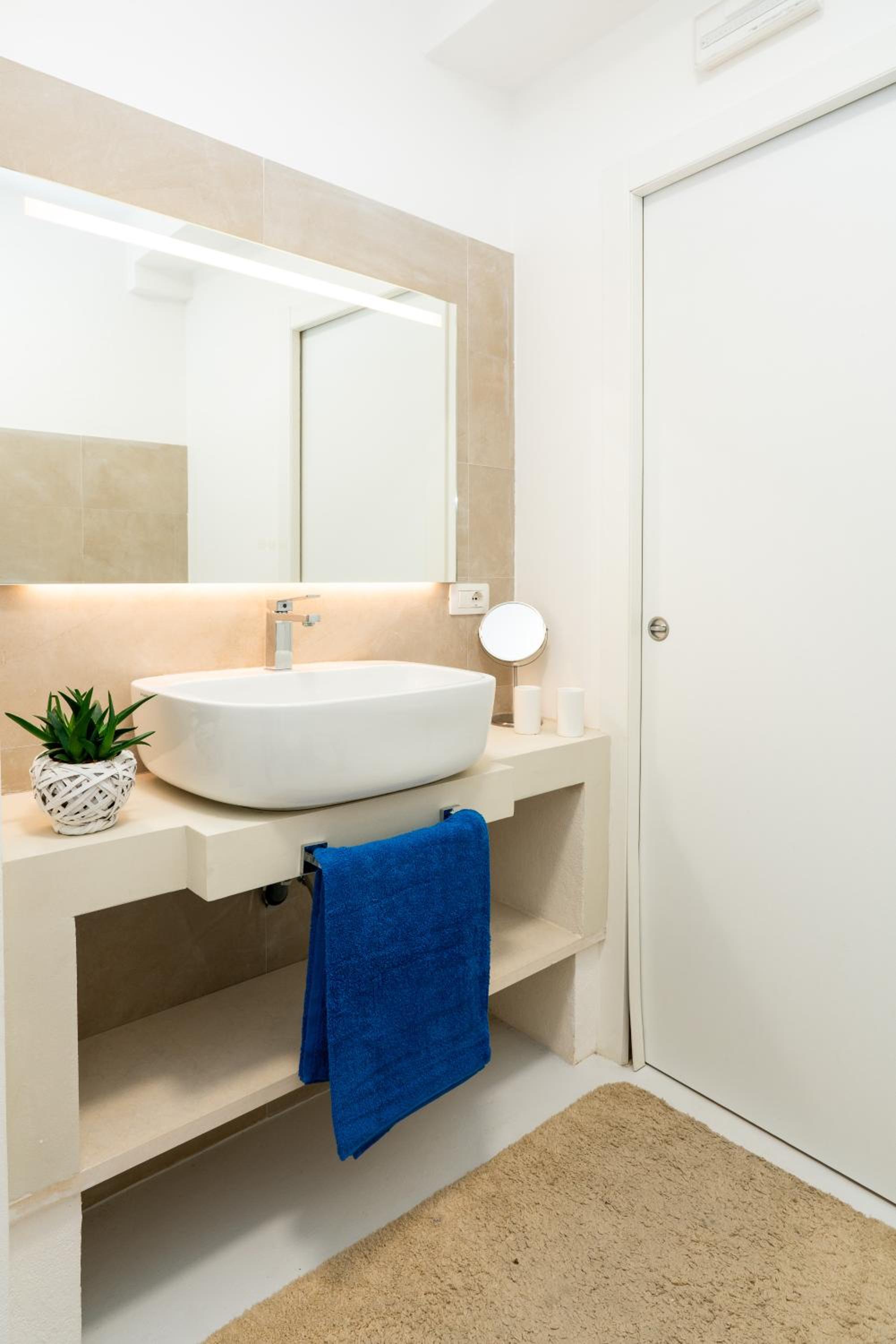Ortigia Courtyard Apartment by Ortigia Apartments
