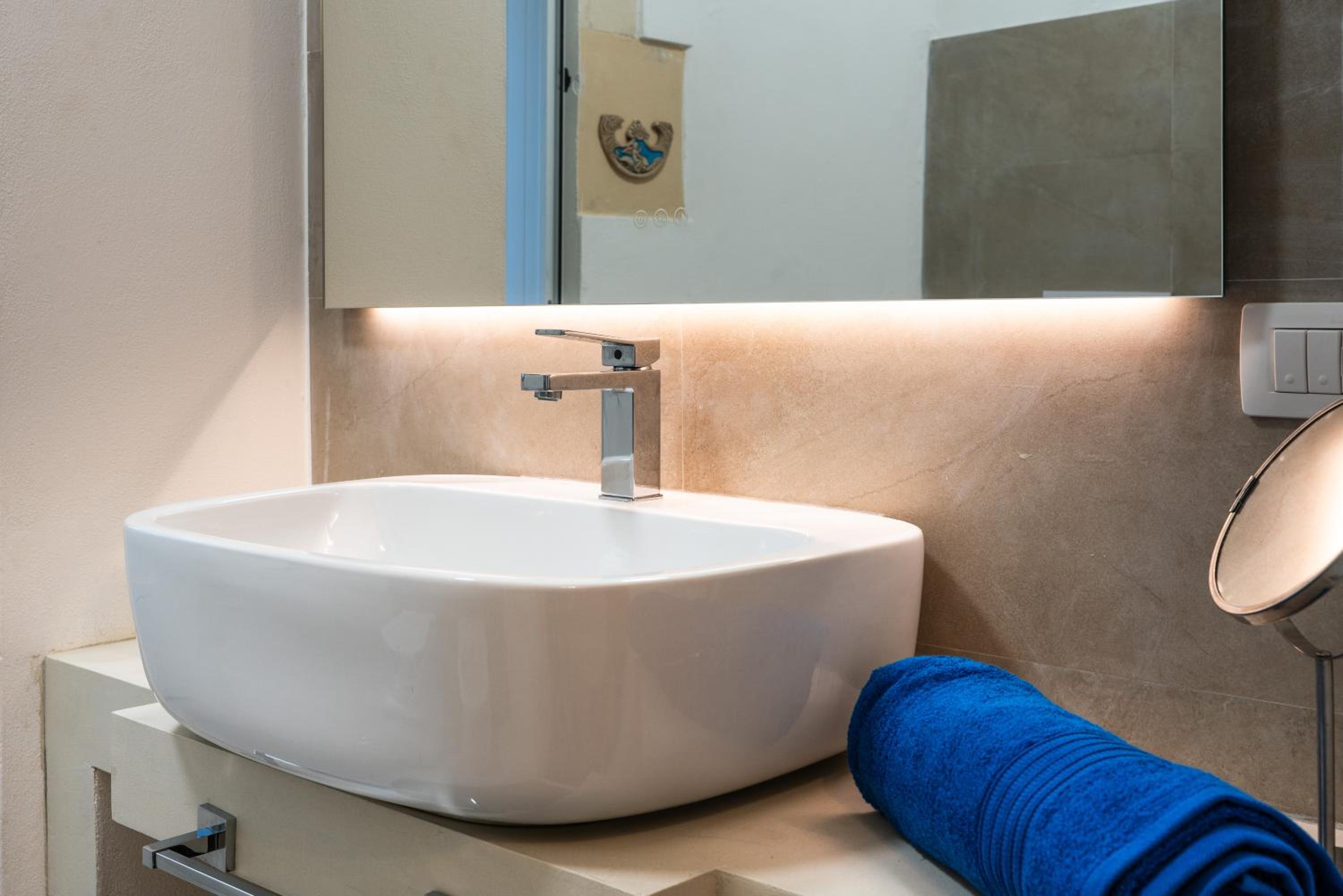 Ortigia Courtyard Apartment by Ortigia Apartments