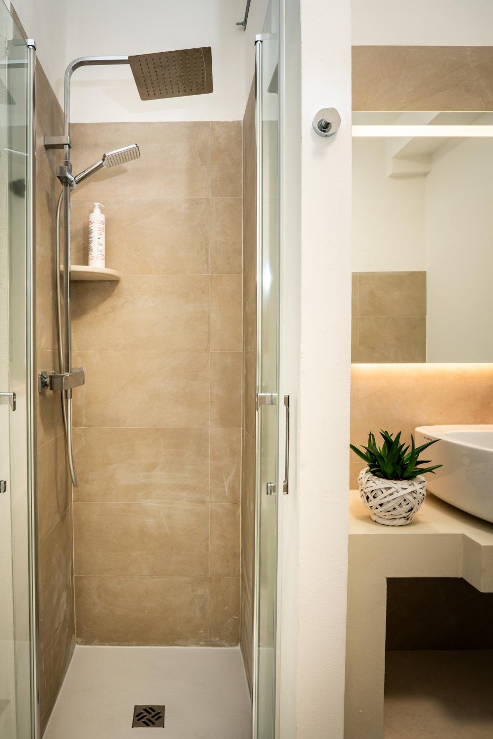 Ortigia Courtyard Apartment by Ortigia Apartments