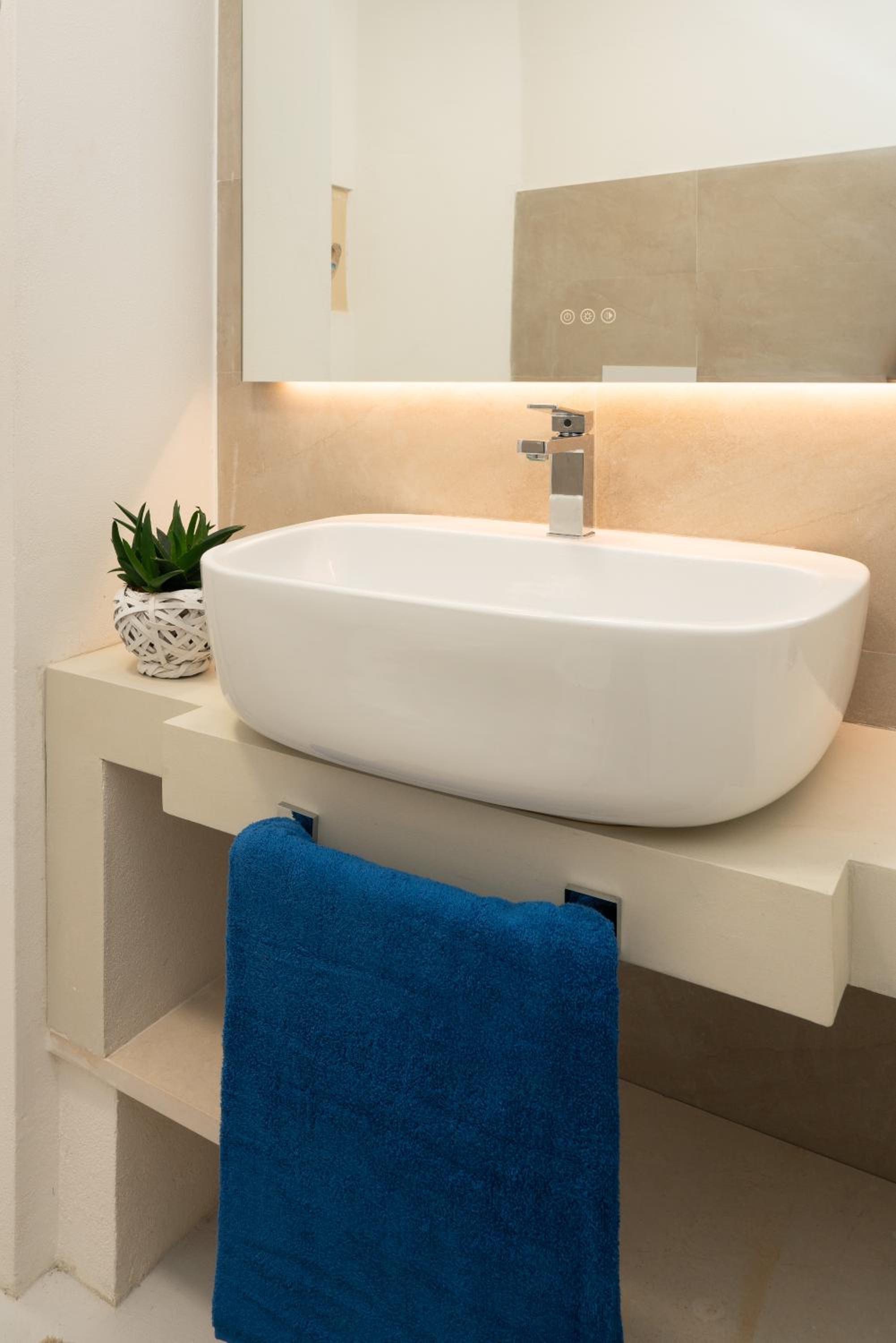 Ortigia Courtyard Apartment by Ortigia Apartments
