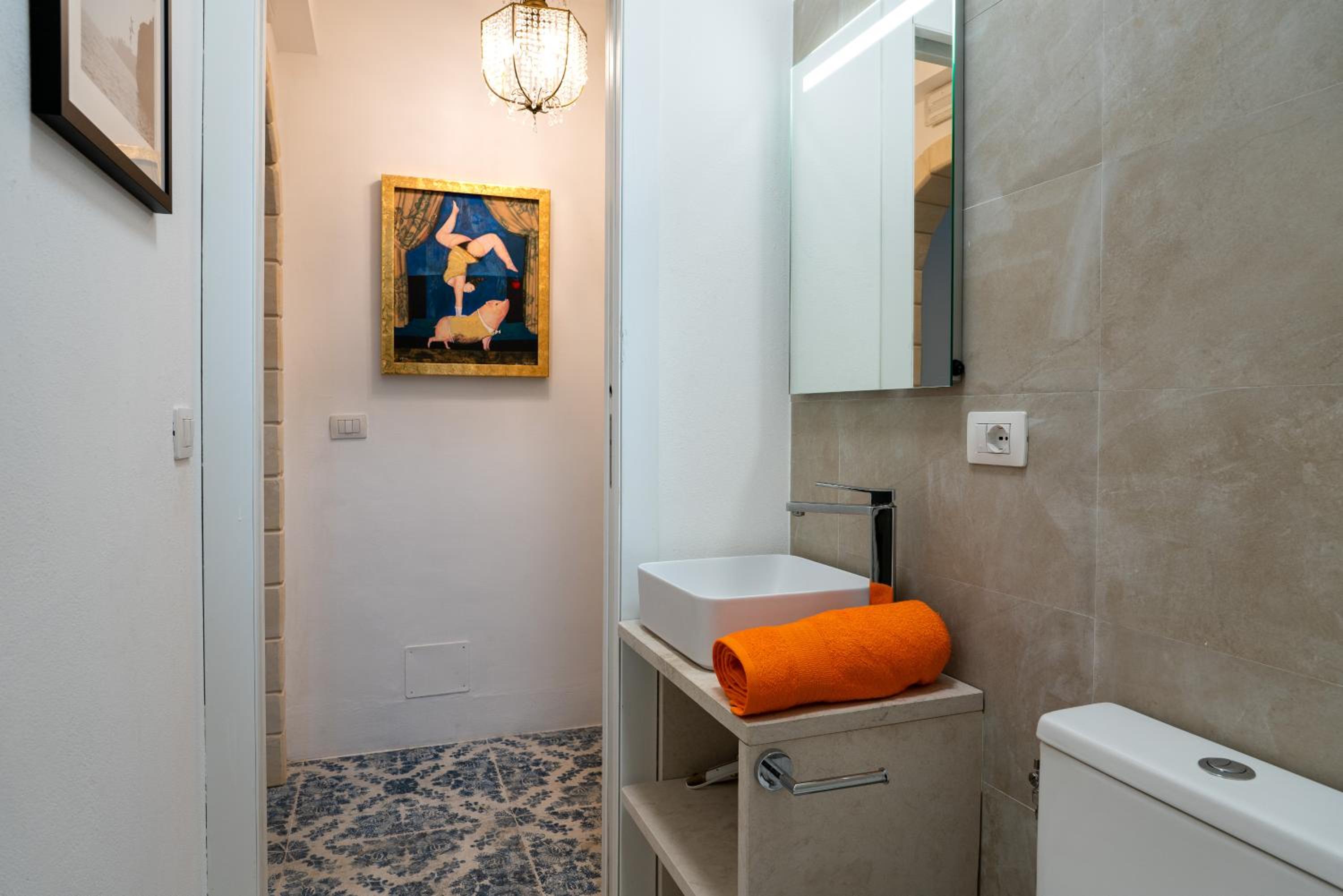 Ortigia Courtyard Apartment by Ortigia Apartments