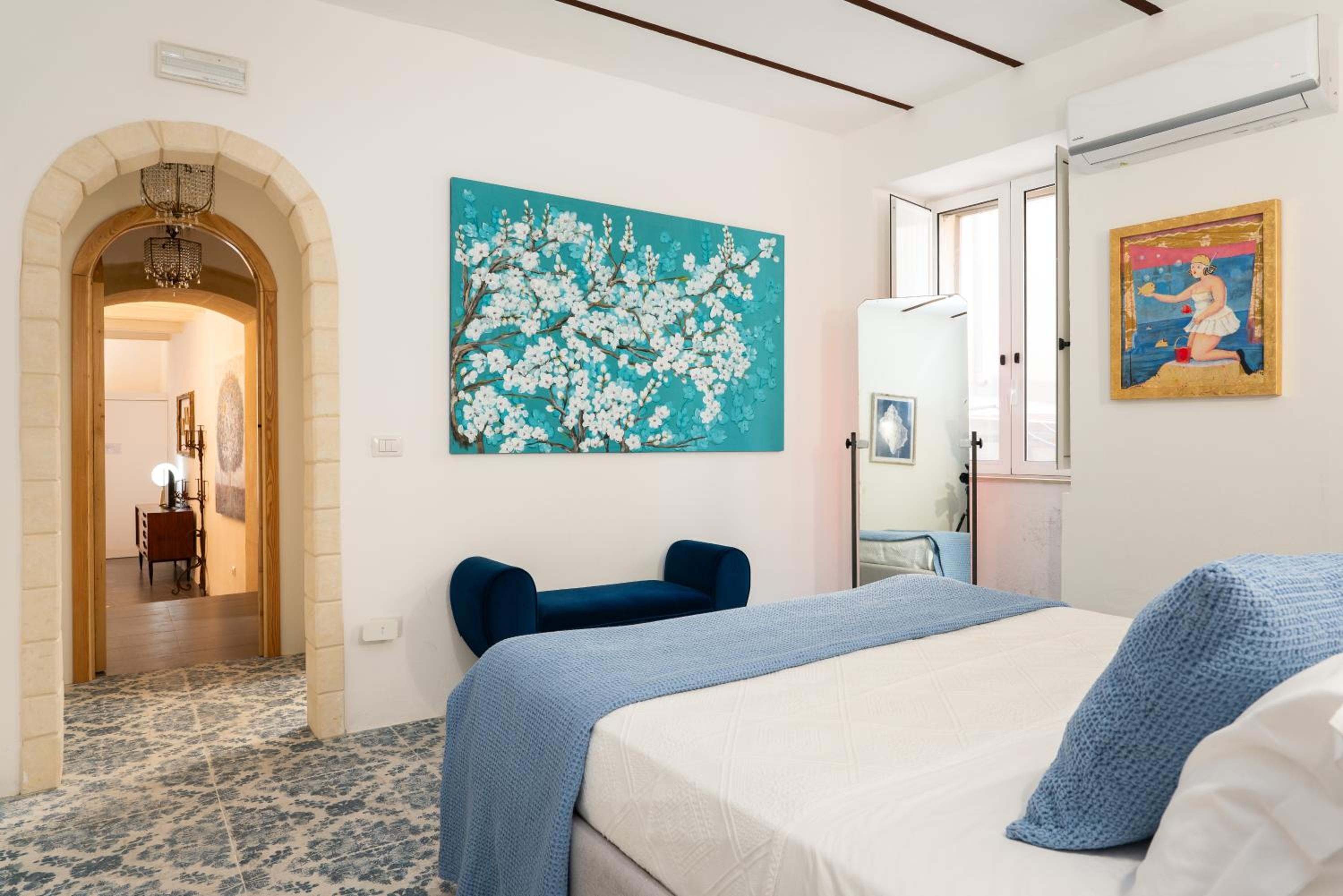 Ortigia Courtyard Apartment by Ortigia Apartments