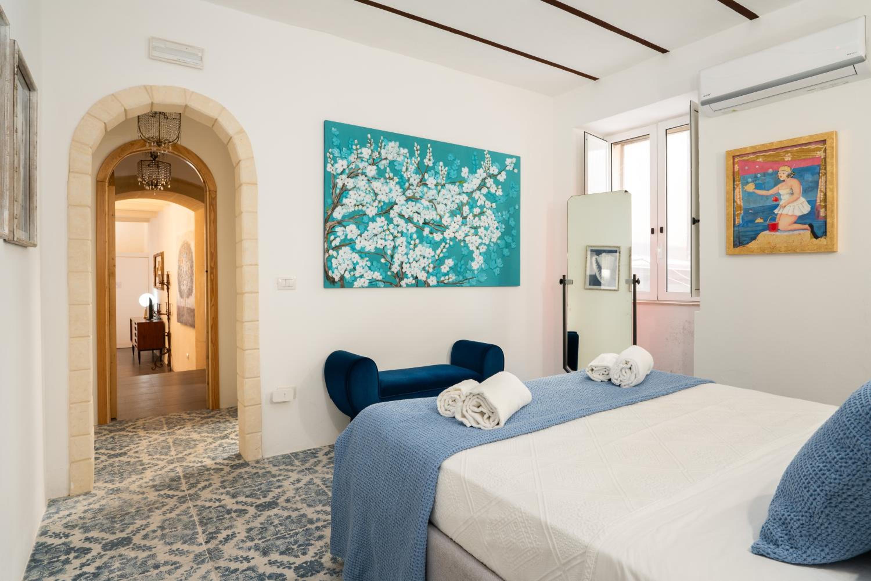 Ortigia Courtyard Apartment by Ortigia Apartments