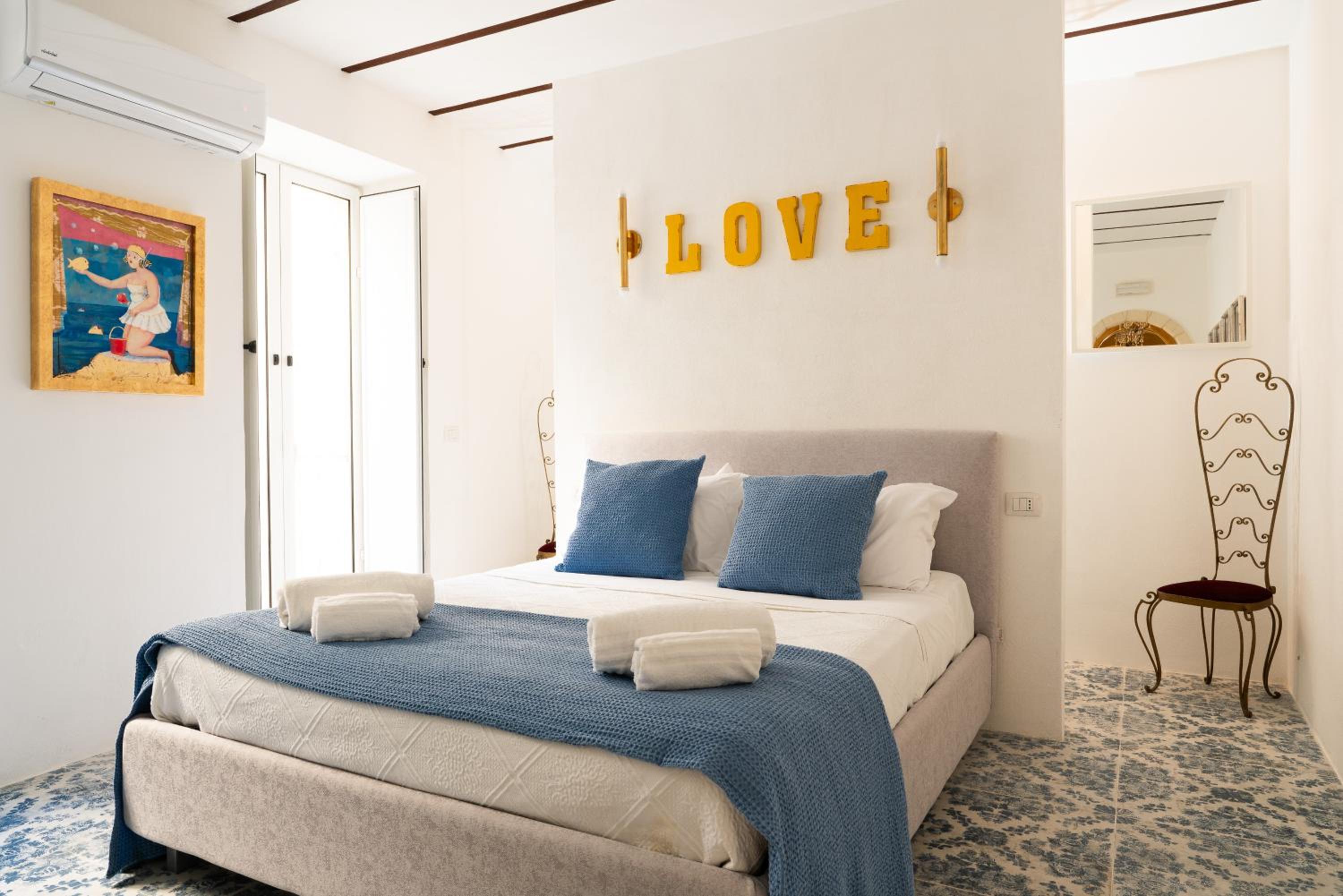 Ortigia Courtyard Apartment by Ortigia Apartments