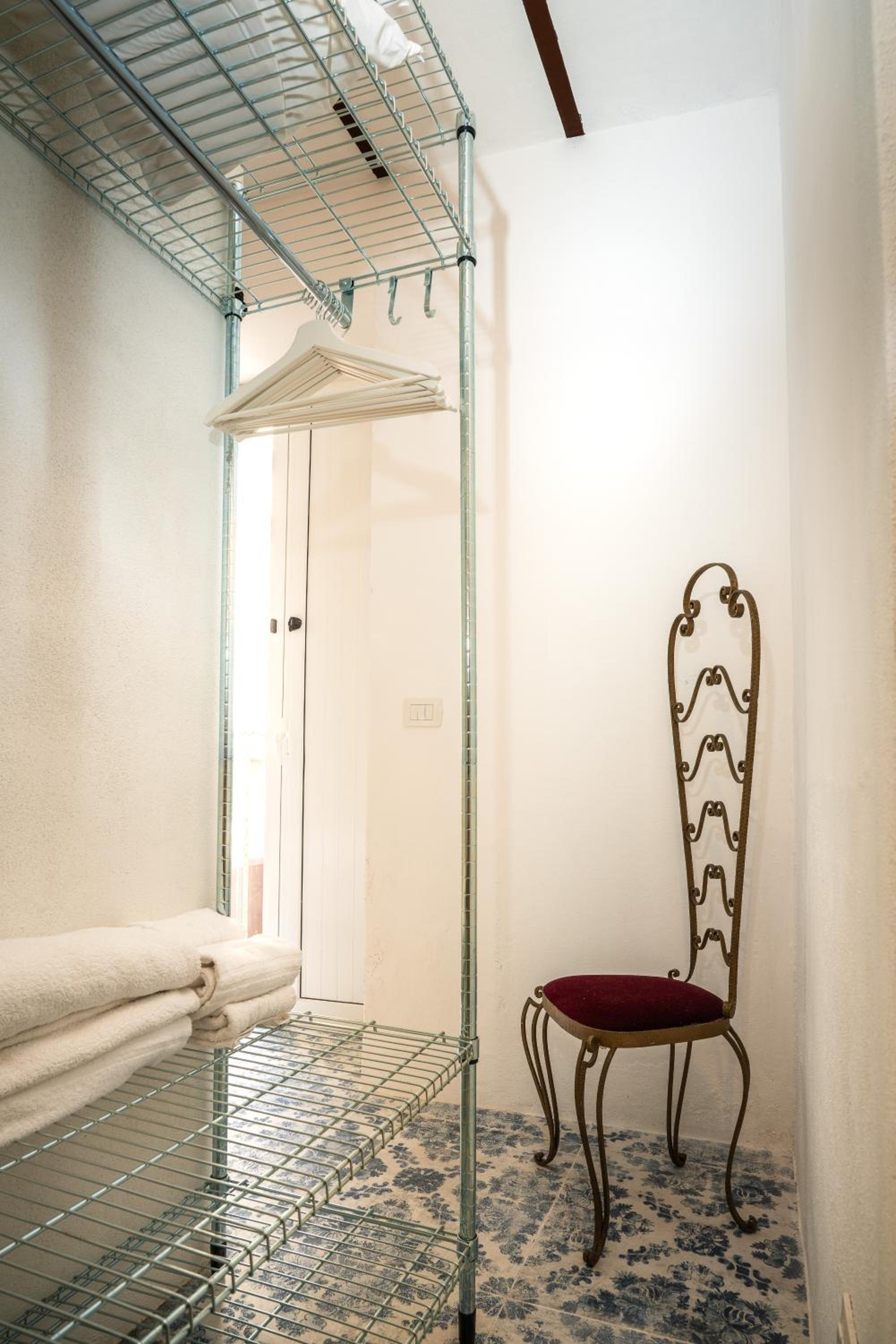 Ortigia Courtyard Apartment by Ortigia Apartments