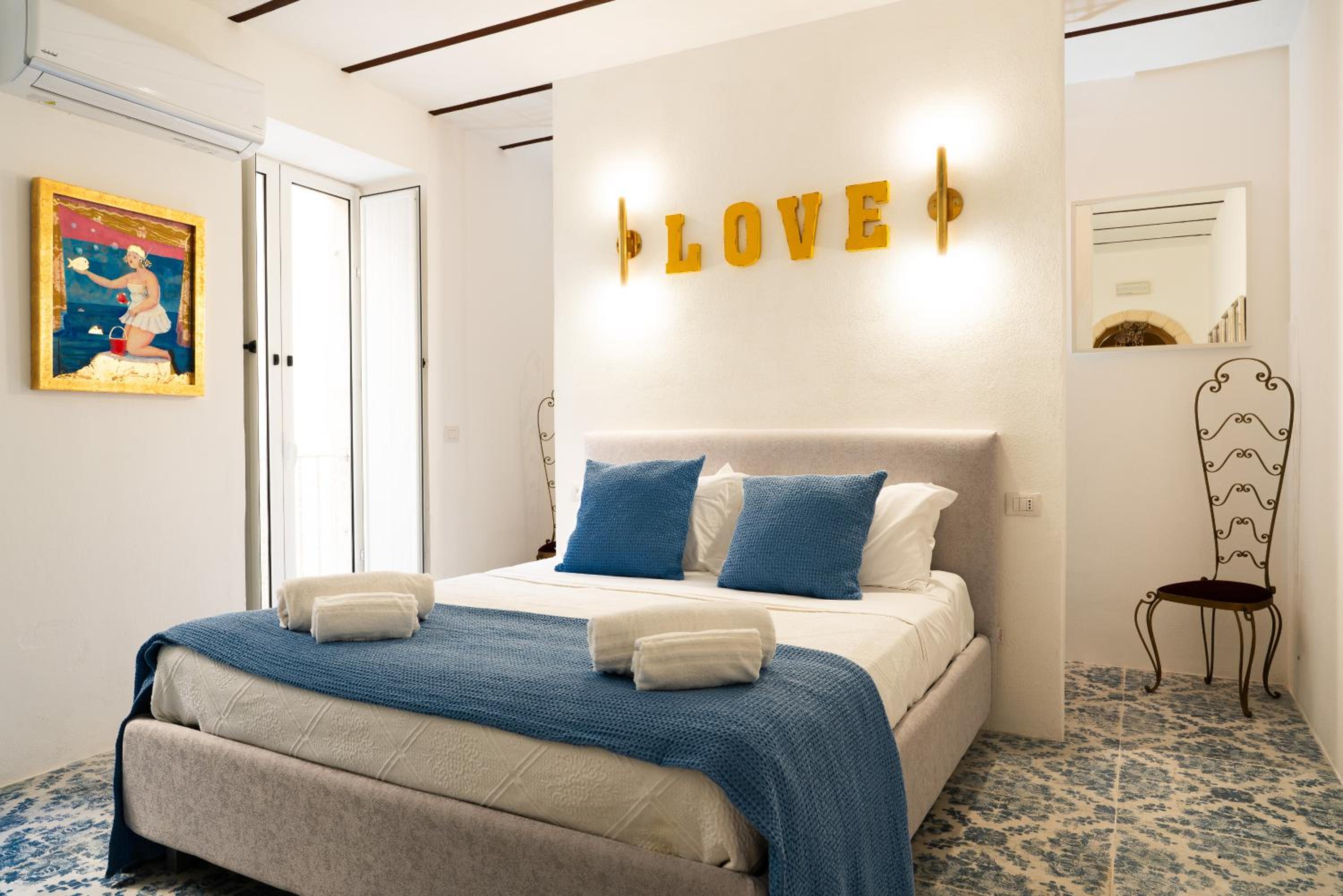 Ortigia Courtyard Apartment by Ortigia Apartments