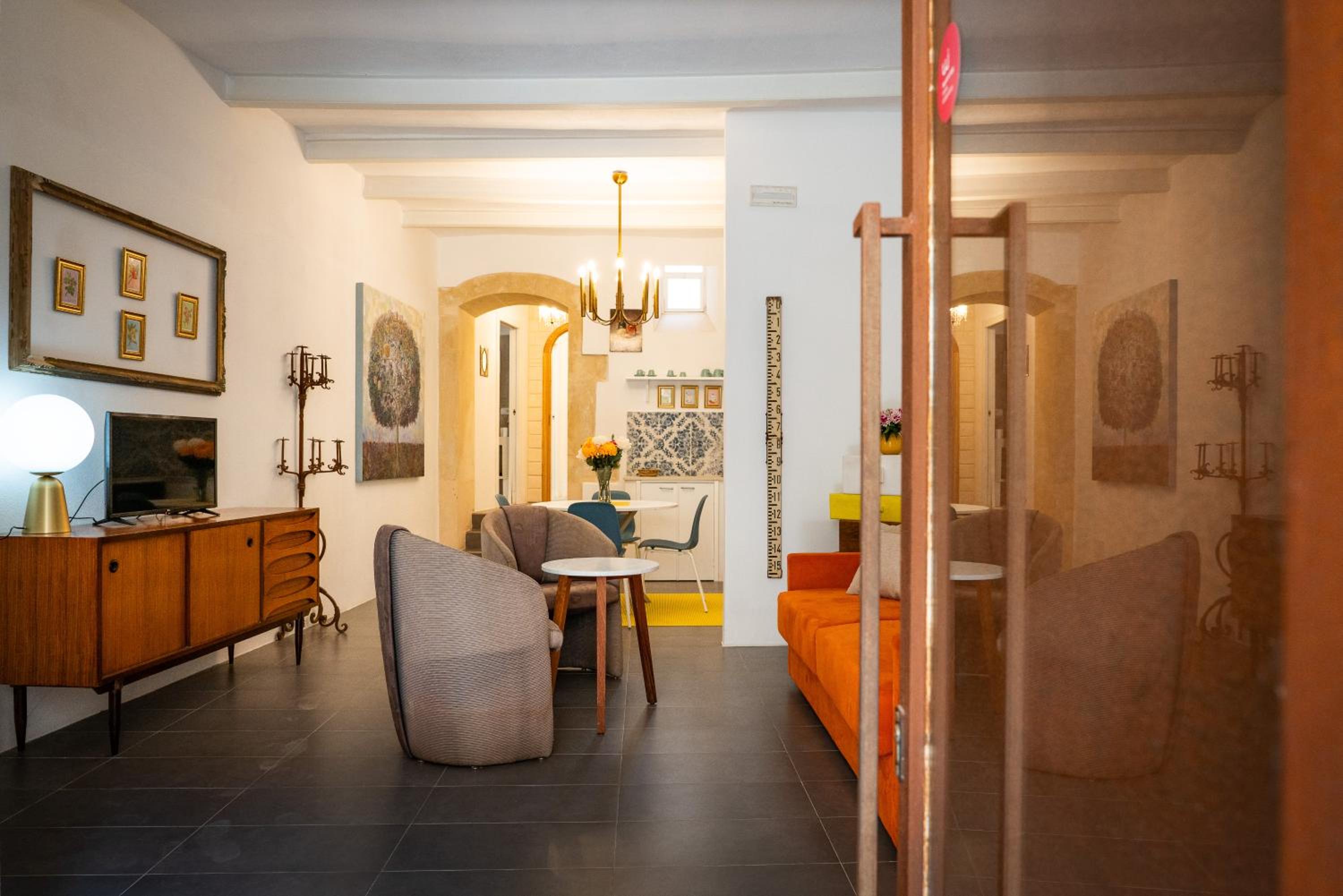 Ortigia Courtyard Apartment by Ortigia Apartments