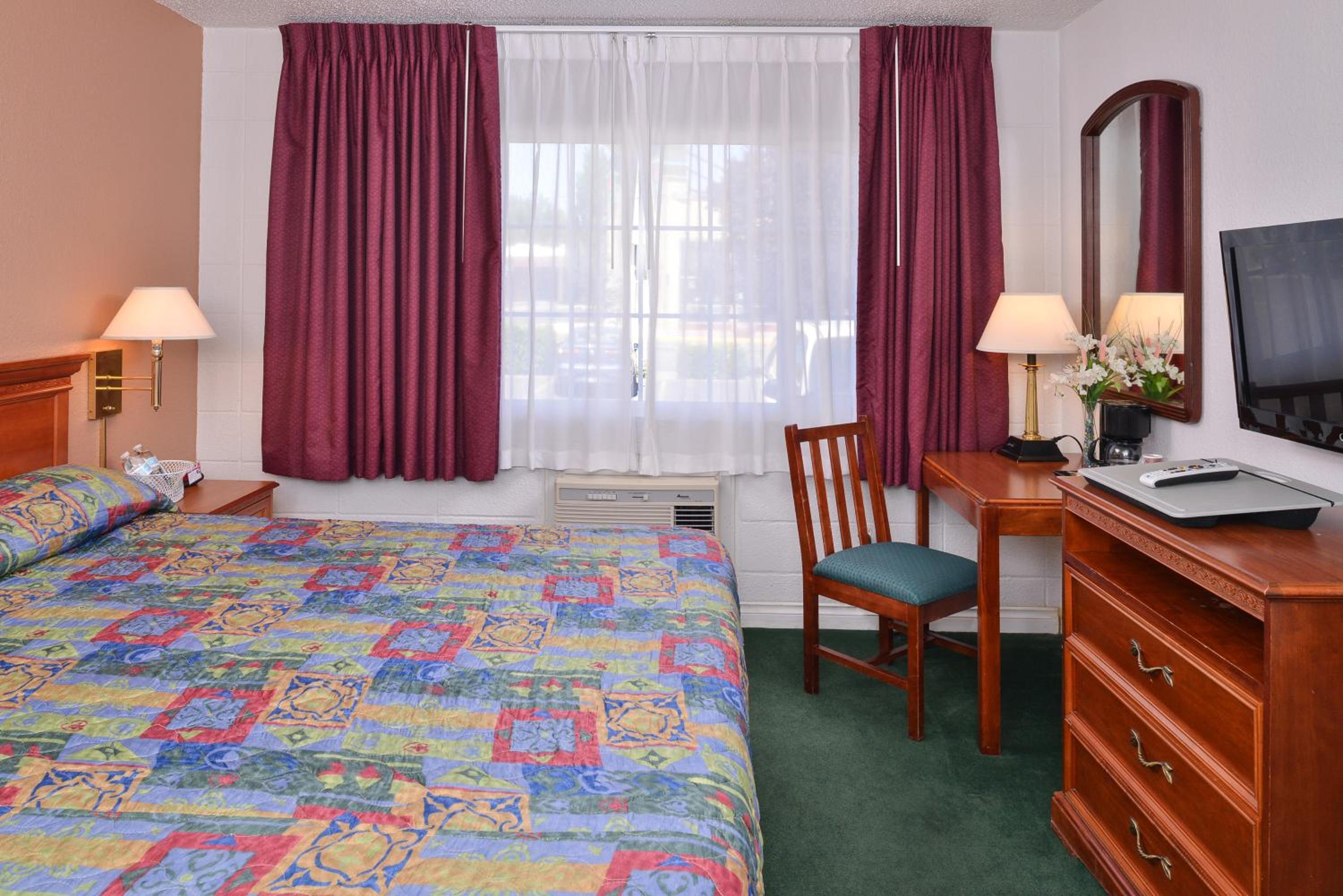 Klamath Falls Vacations - Maverick Motel - Modern Renovated Motel - Property Image 16