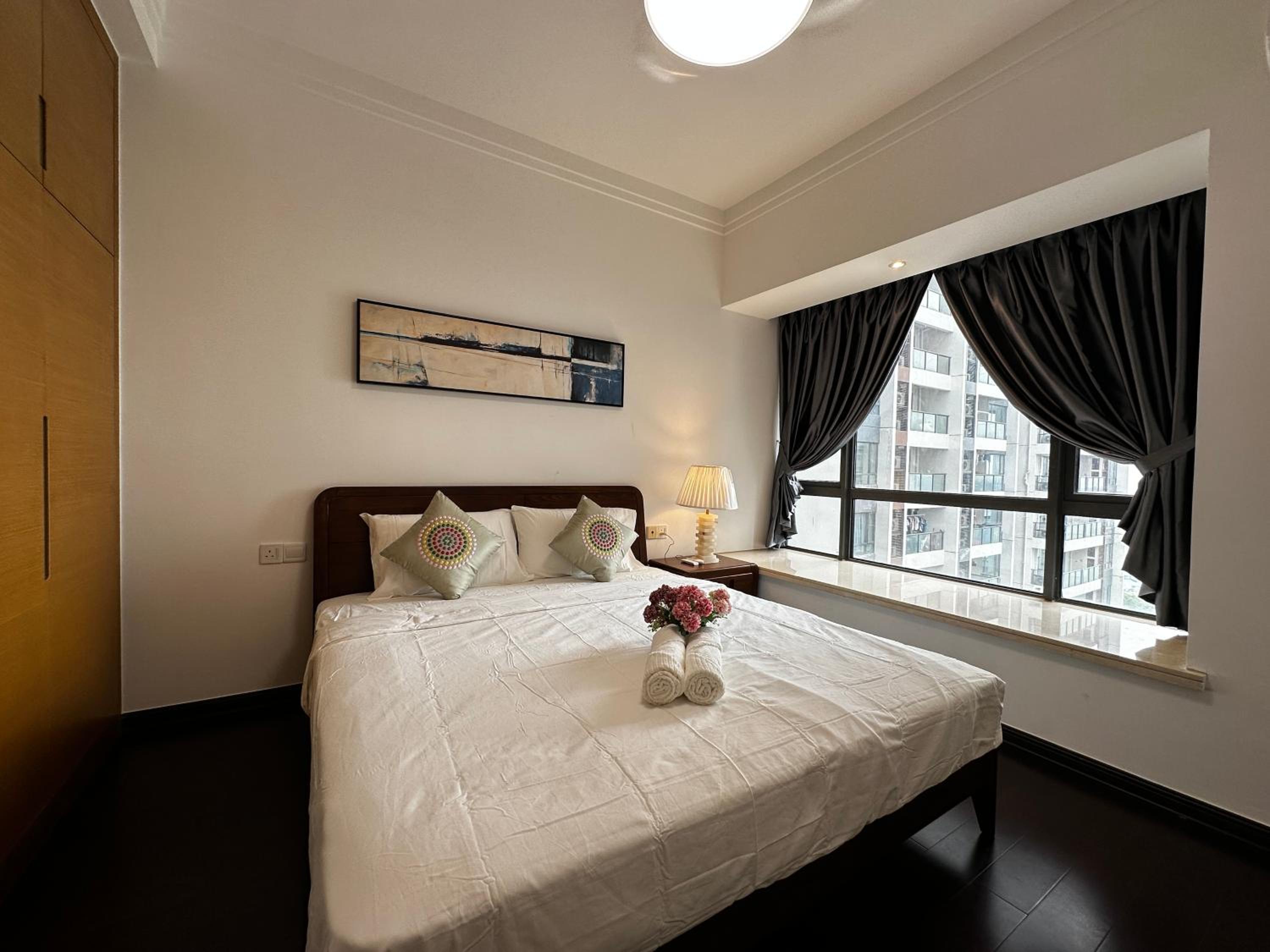 R&F Princess Cove by StayHere - 3BR with balcony
