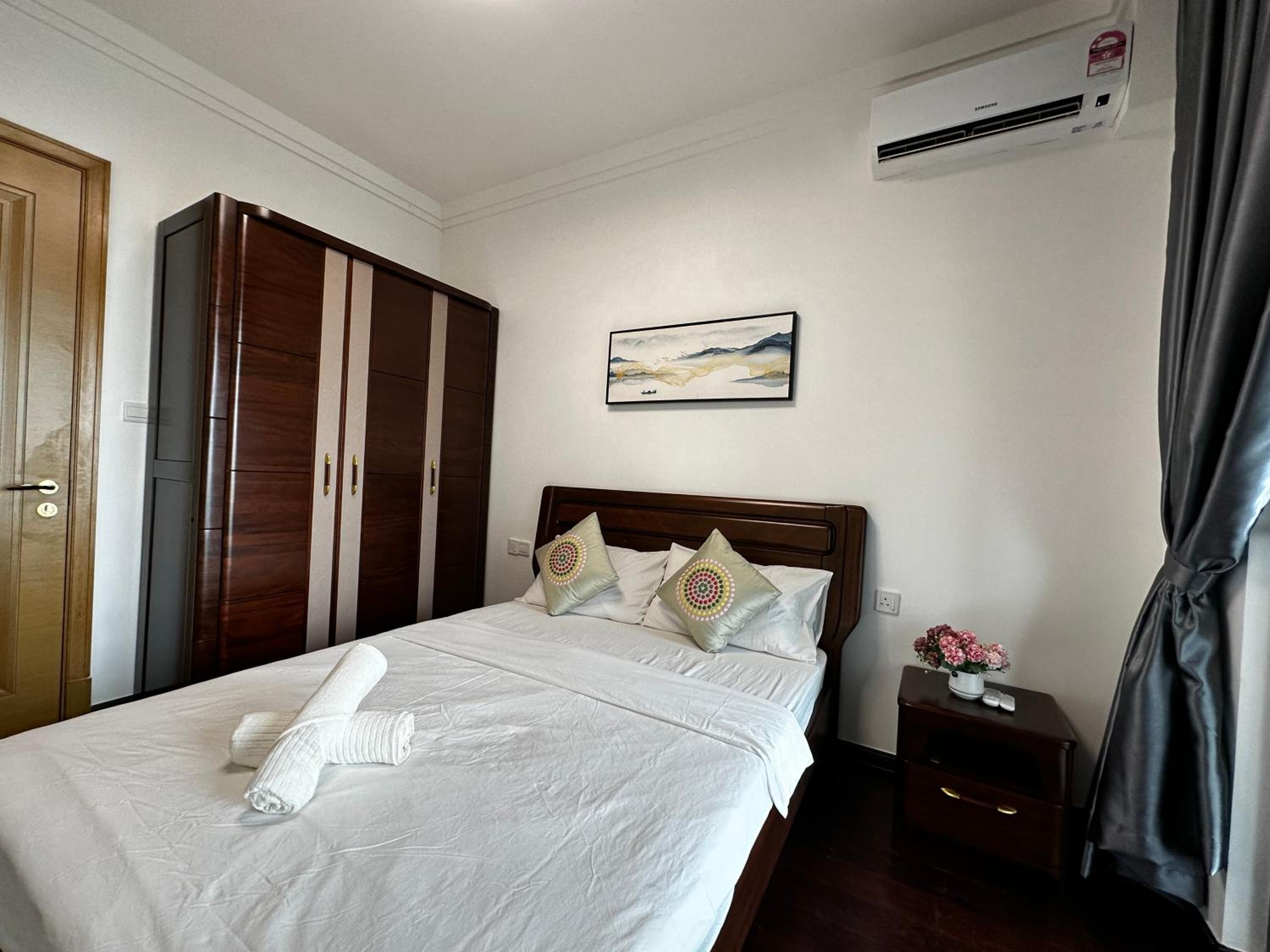 R&F Princess Cove by StayHere - 3BR with balcony