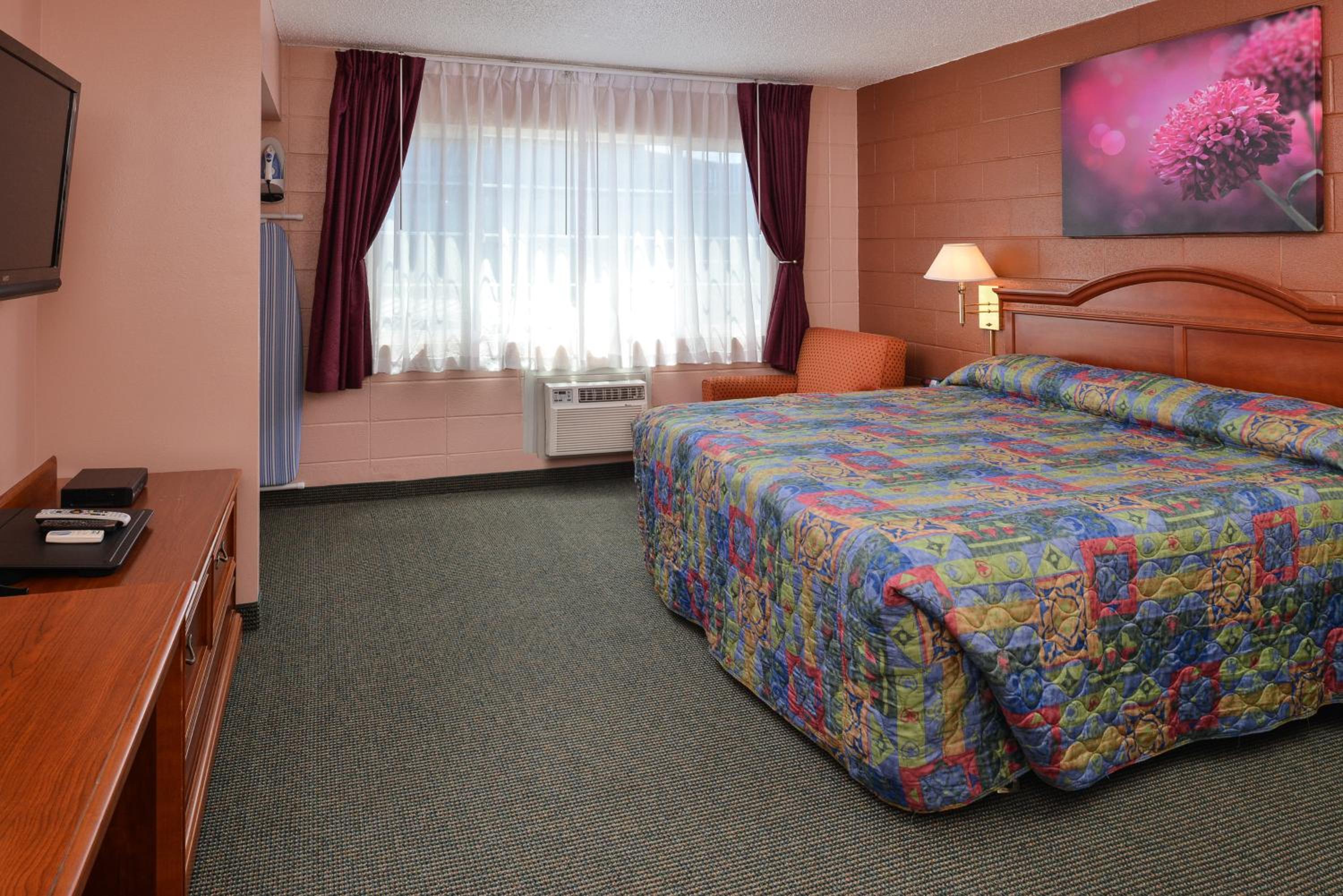 Klamath Falls Vacations - Maverick Motel - Modern Renovated Motel - Property Image 5