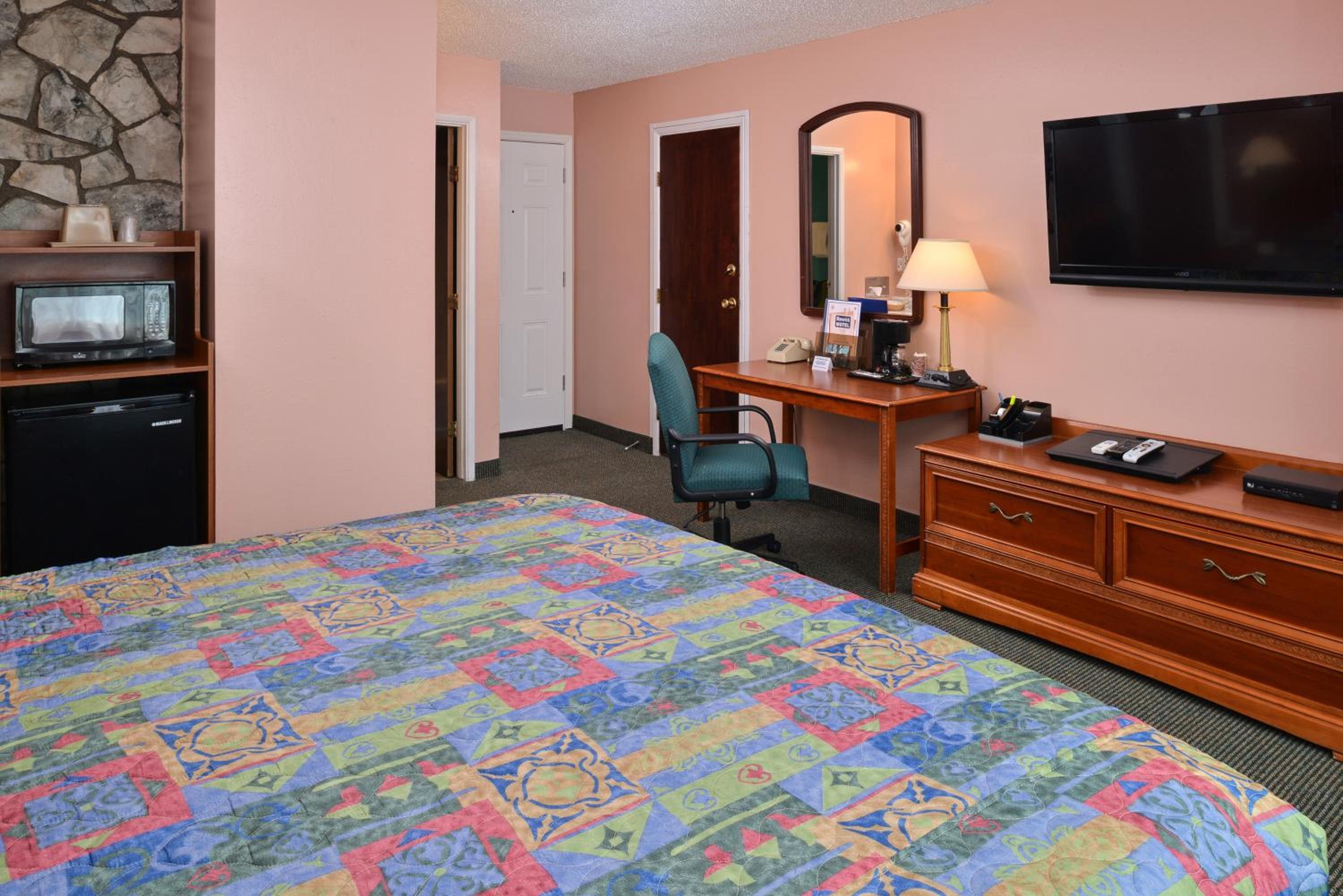 Klamath Falls Vacations - Maverick Motel - Modern Renovated Motel - Property Image 6