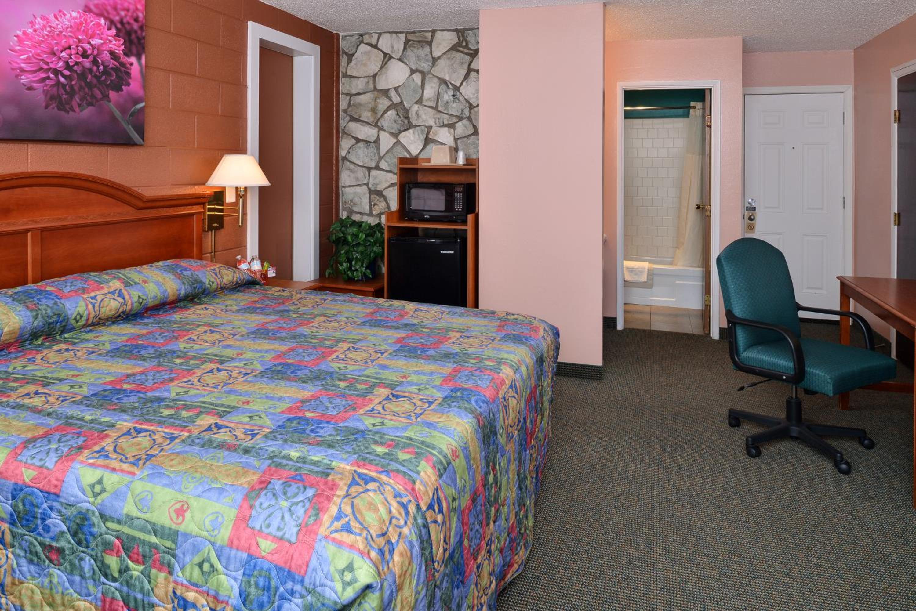 Klamath Falls Vacations - Maverick Motel - Modern Renovated Motel - Property Image 17