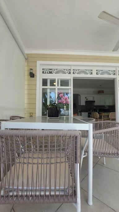 Playa Las Ballenas Oceanfront