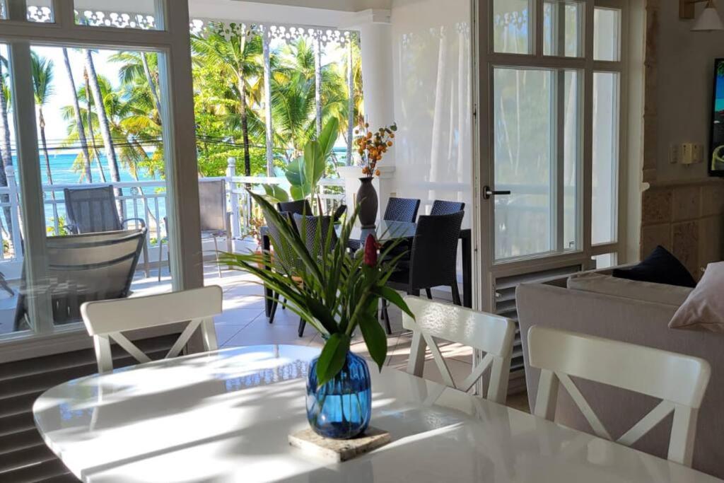 Playa Las Ballenas Oceanfront