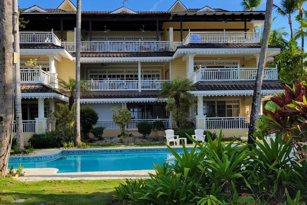 Playa Las Ballenas Oceanfront