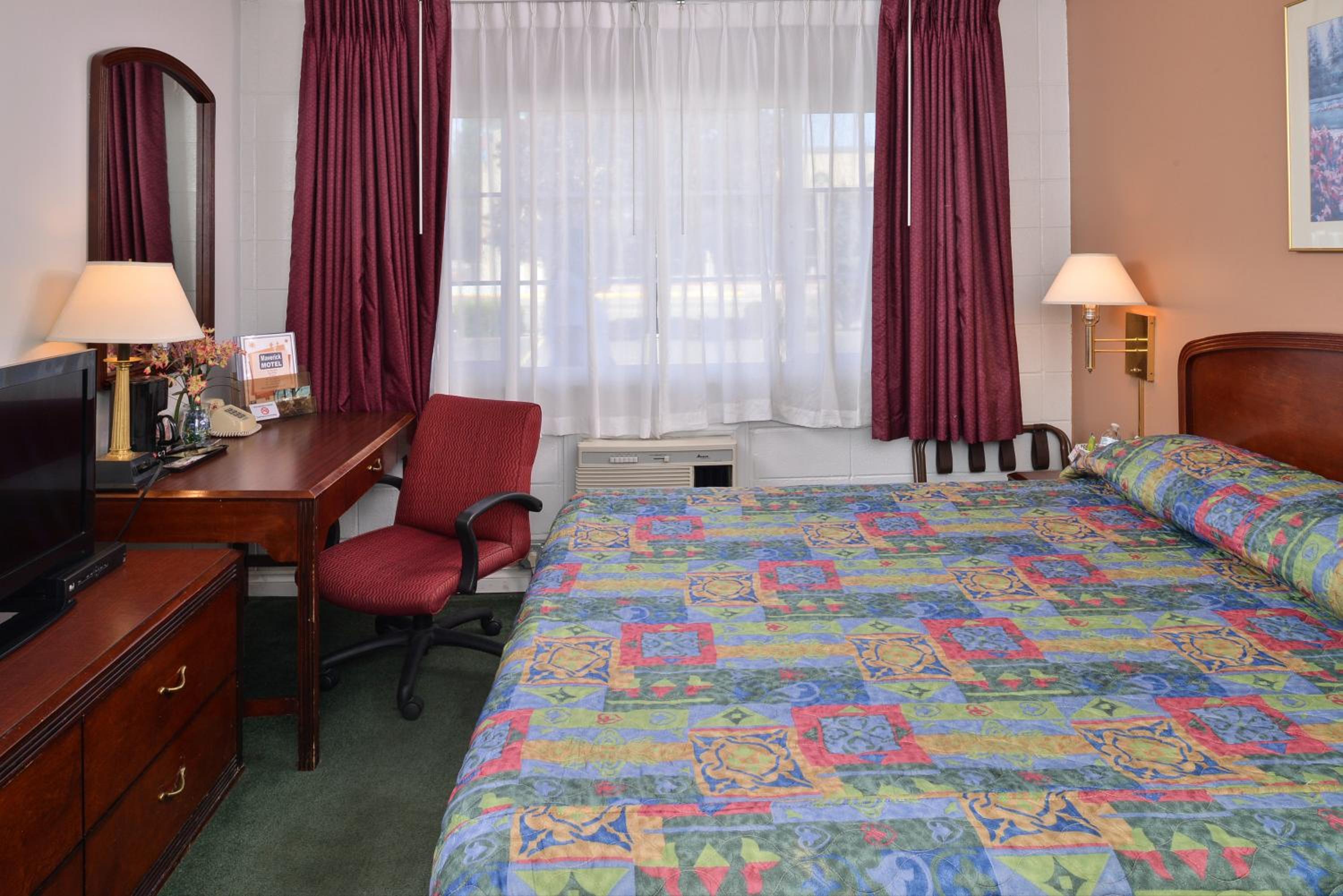 Klamath Falls Vacations - Maverick Motel - Modern Renovated Motel - Property Image 19