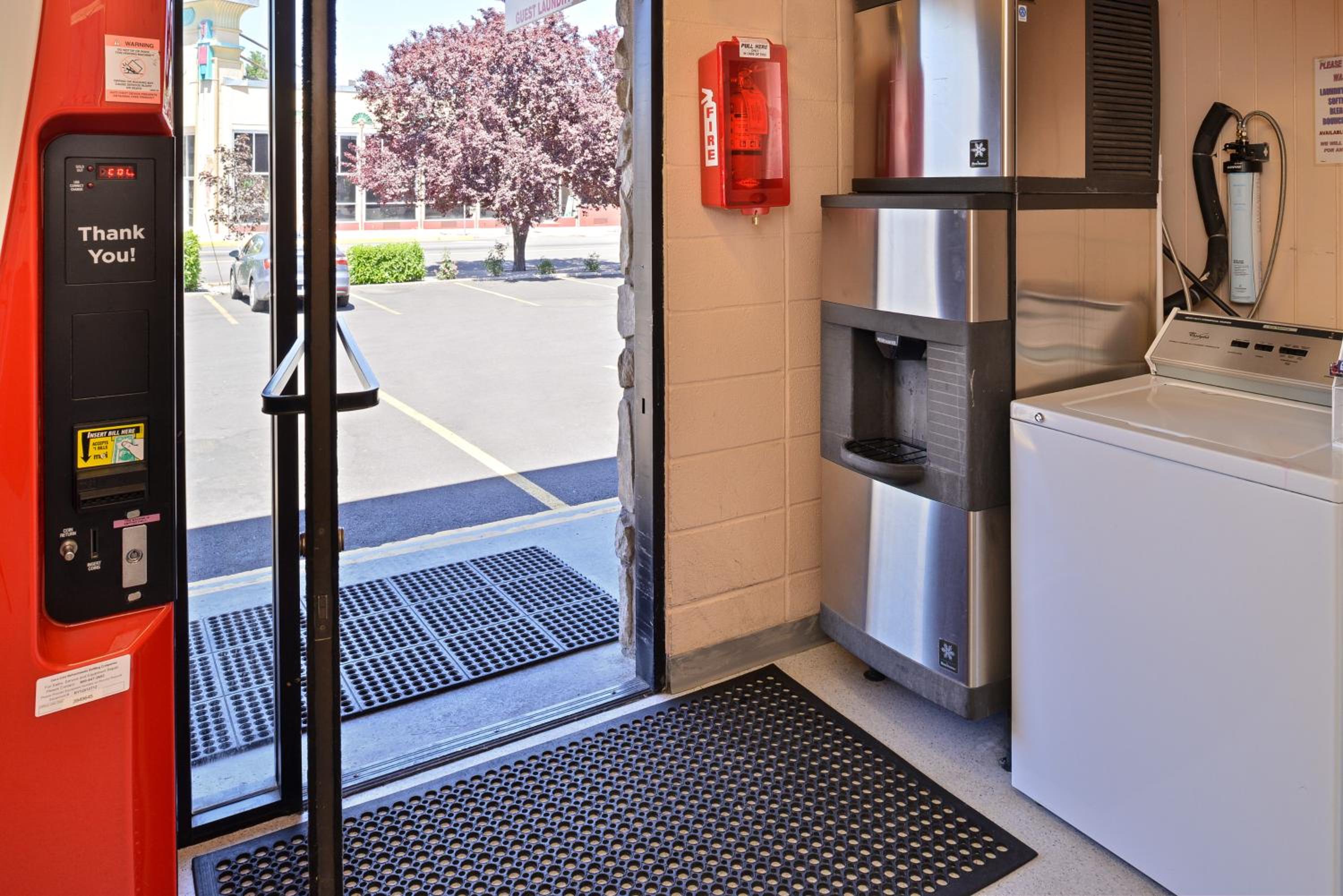 Klamath Falls Vacations - Maverick Motel - Modern Renovated Motel - Property Image 27