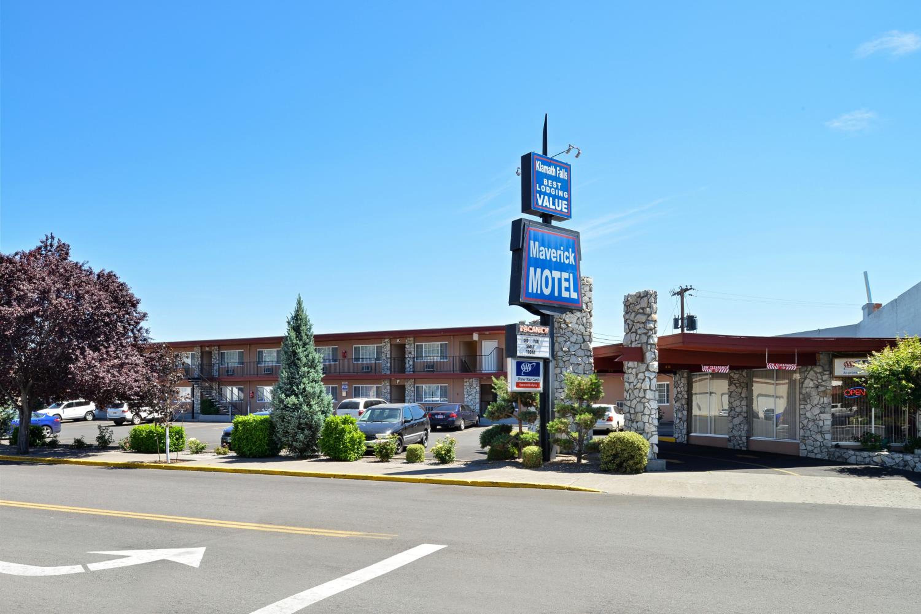 Klamath Falls Vacations - Maverick Motel - Modern Renovated Motel - Property Image 4
