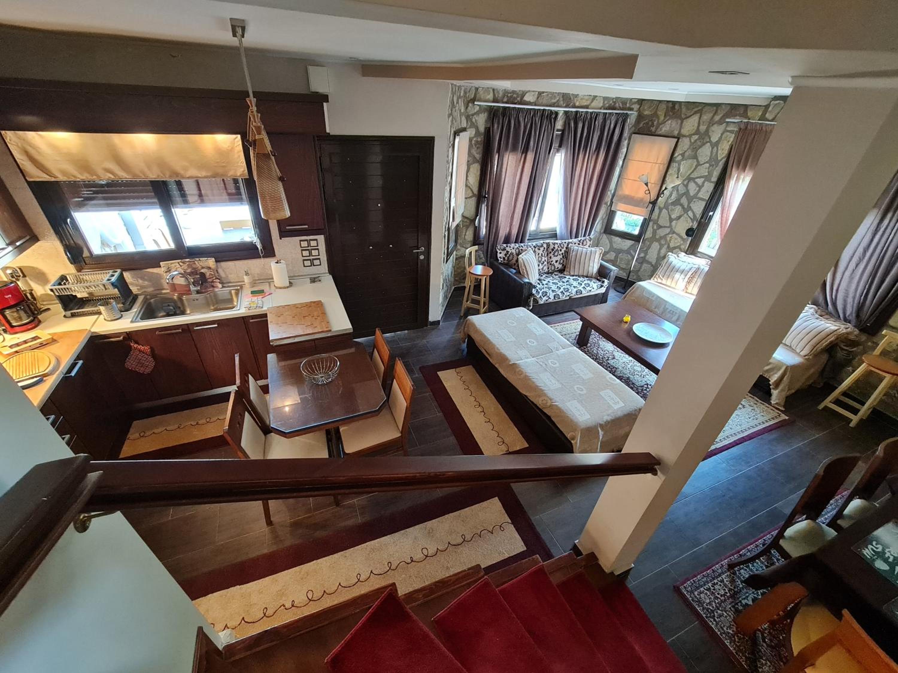 Akis house
