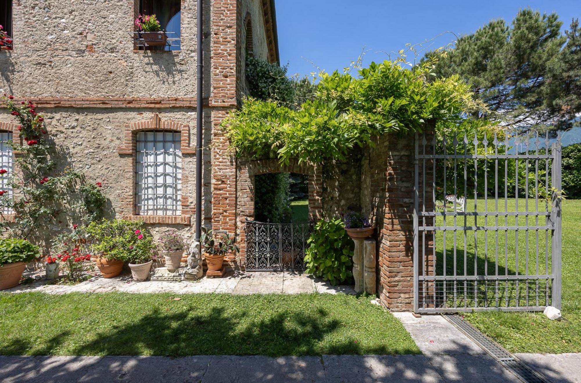 Photo 30