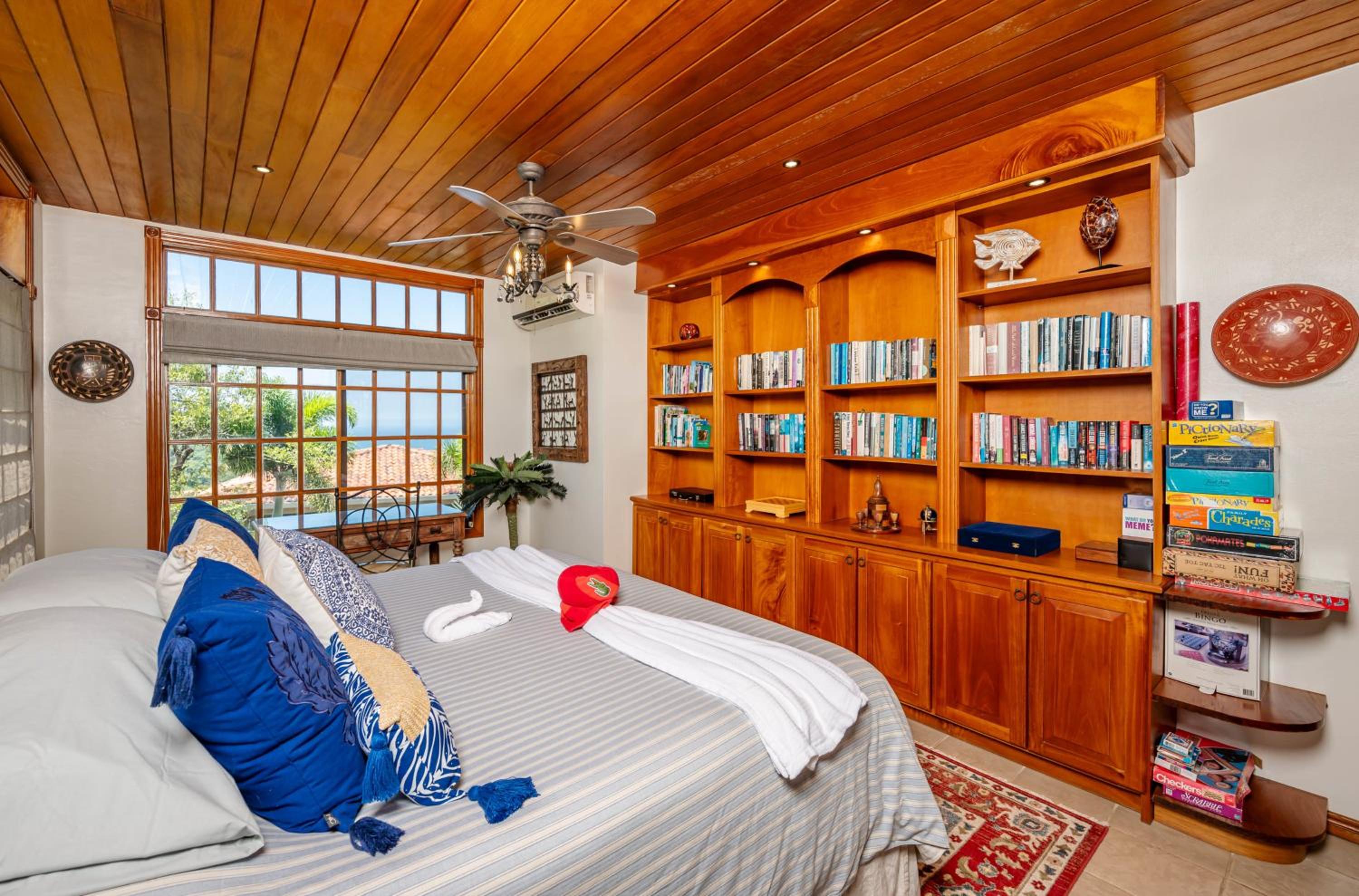 Casa Cole Top-of-the-World Villa w Pool Views