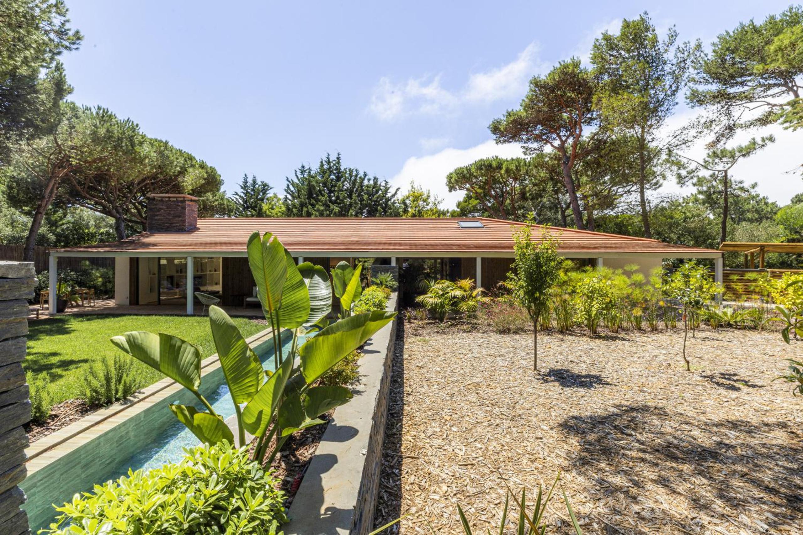 Havenwood Villa by Cadenzalux