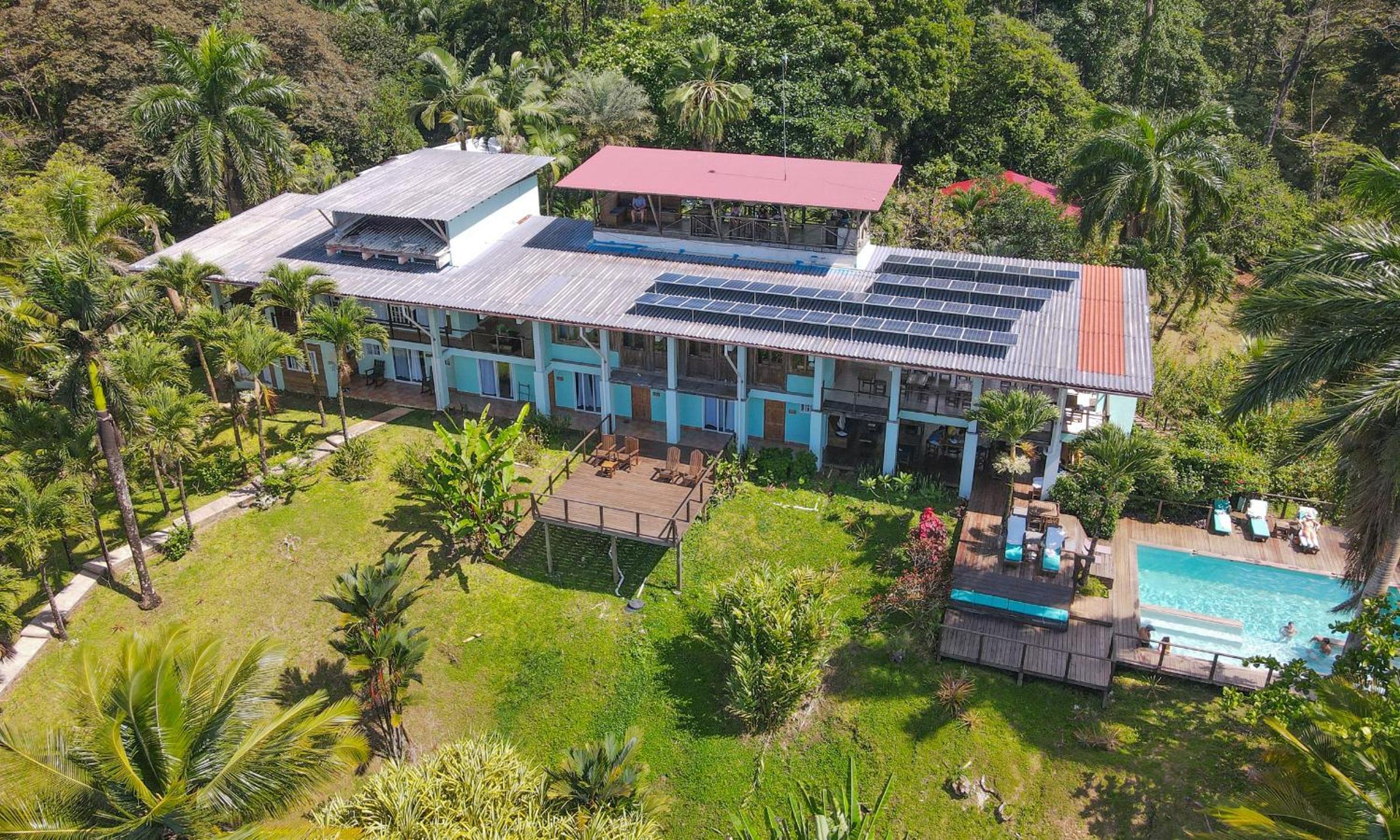 Hotel Bird Island Bungalows - Image 1