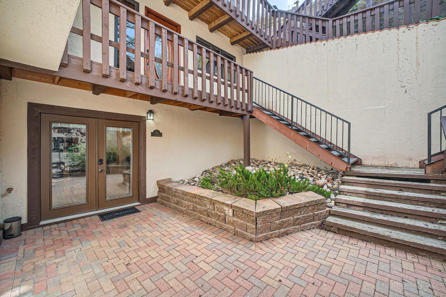 Ski and Golf Condo - 9 min to VailBC view 4