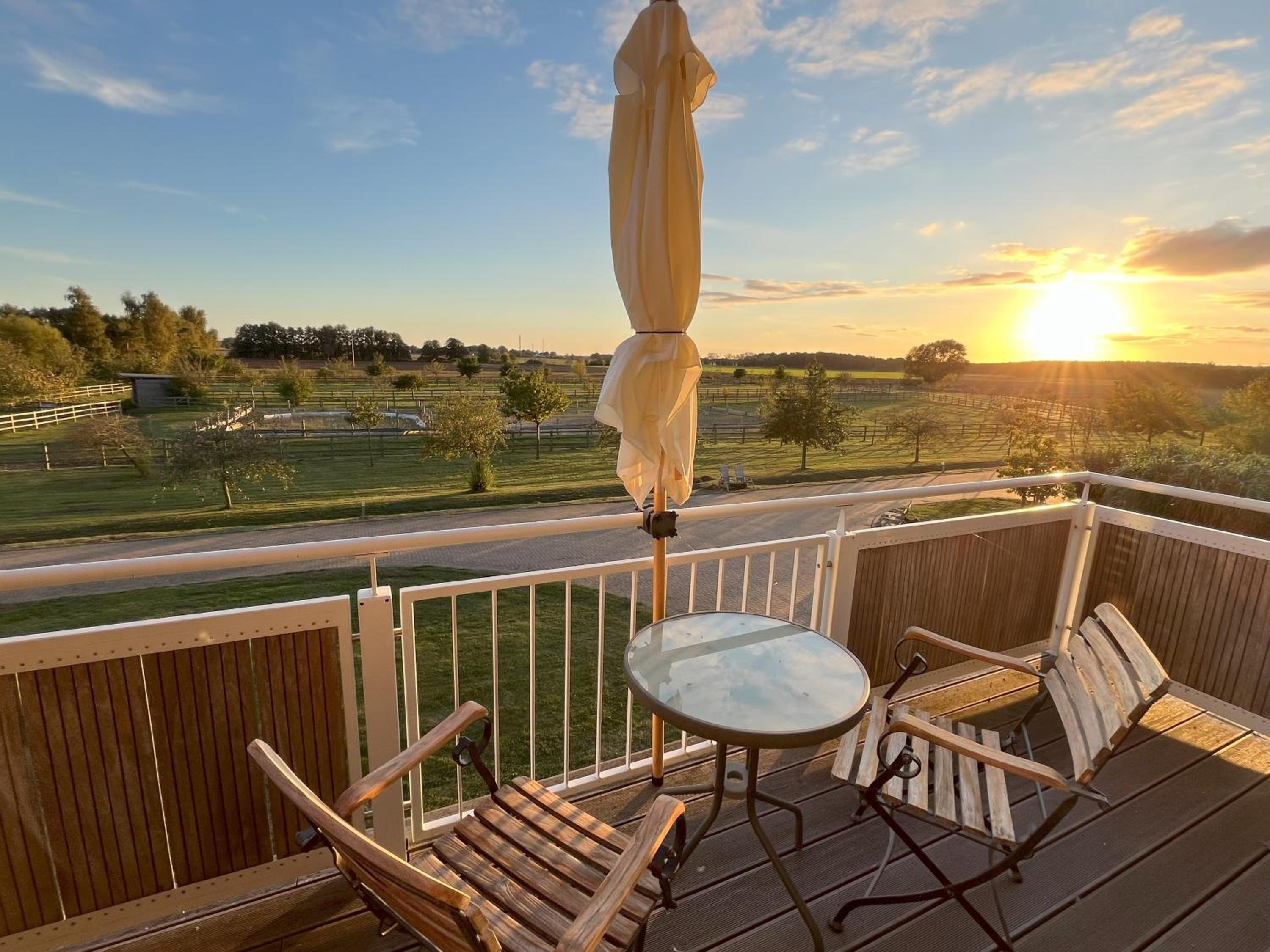 Lerchenhof Reestow - Ruhige Premium Apartments & Sauna