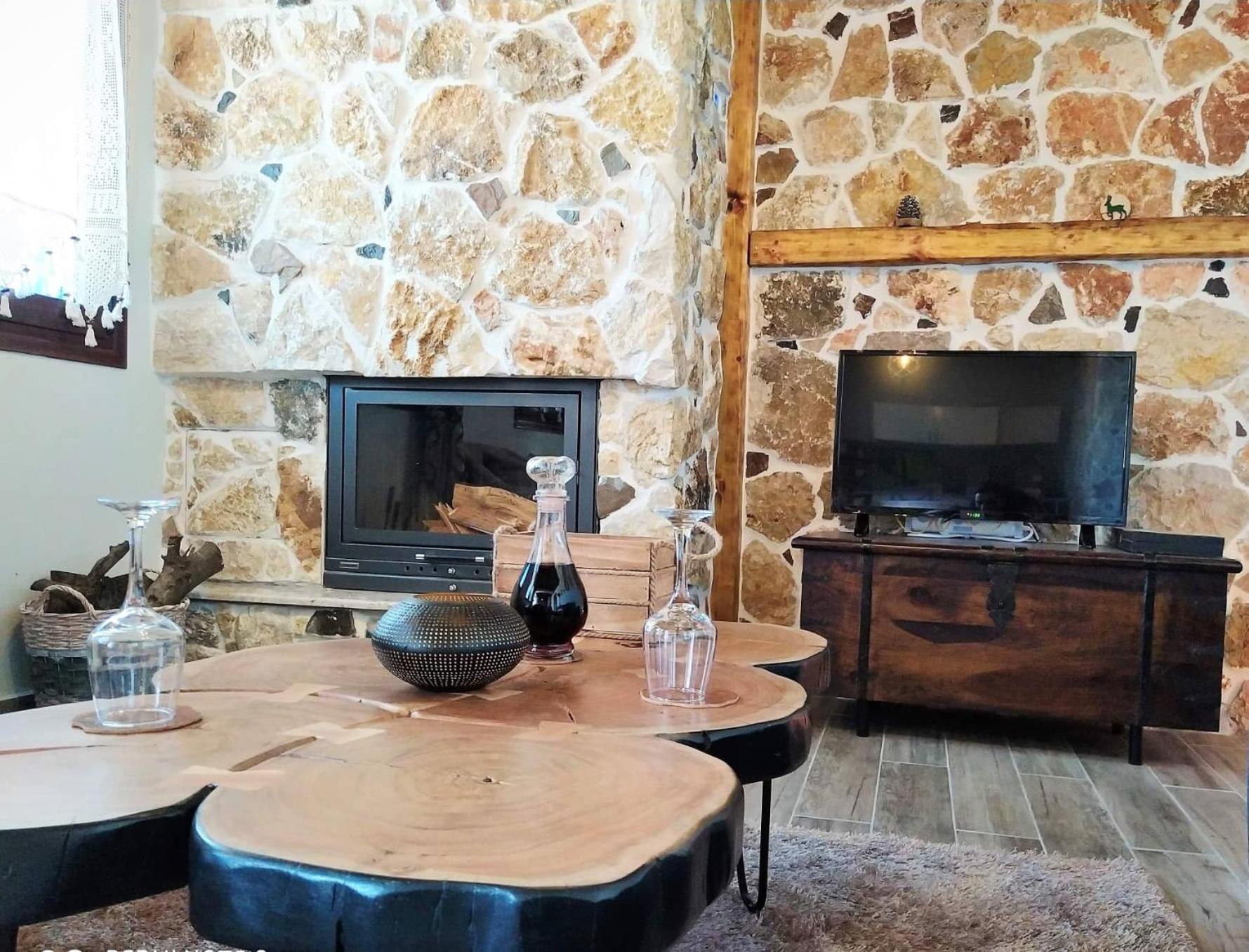 Rustic House Embonas Jacuzzi Experience