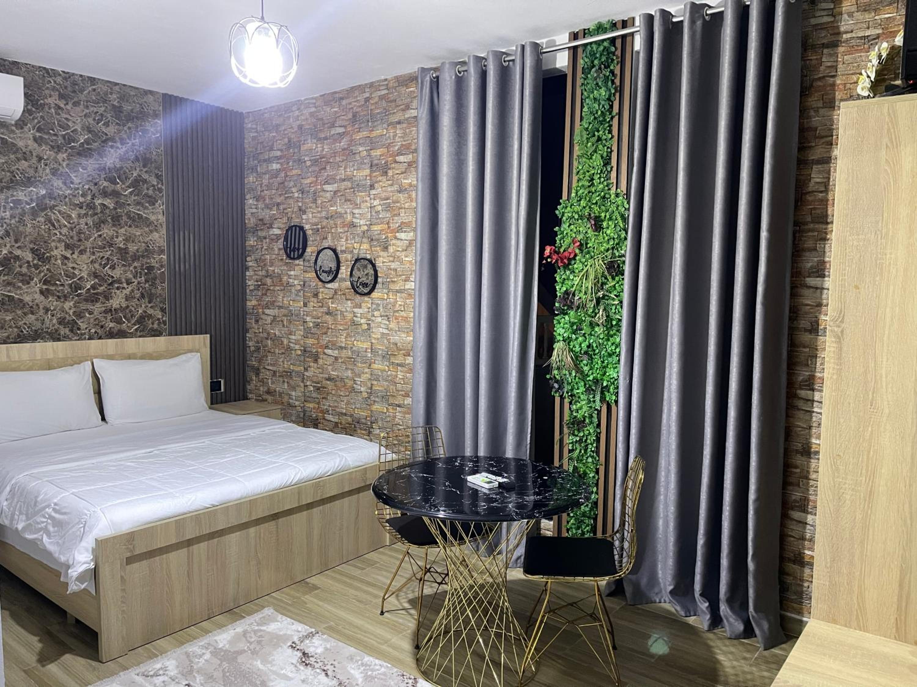 four generation hotel