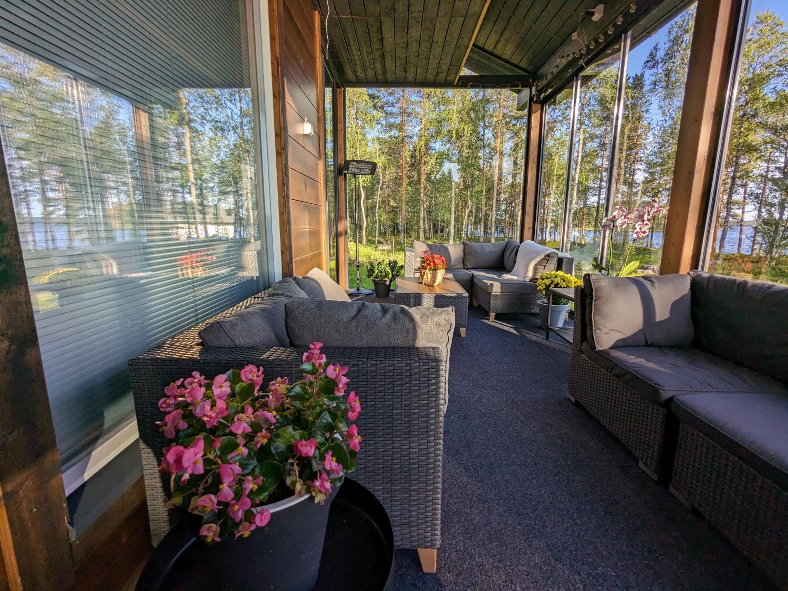 Lakeside Aurora Haven Modern 3BR Family Espace