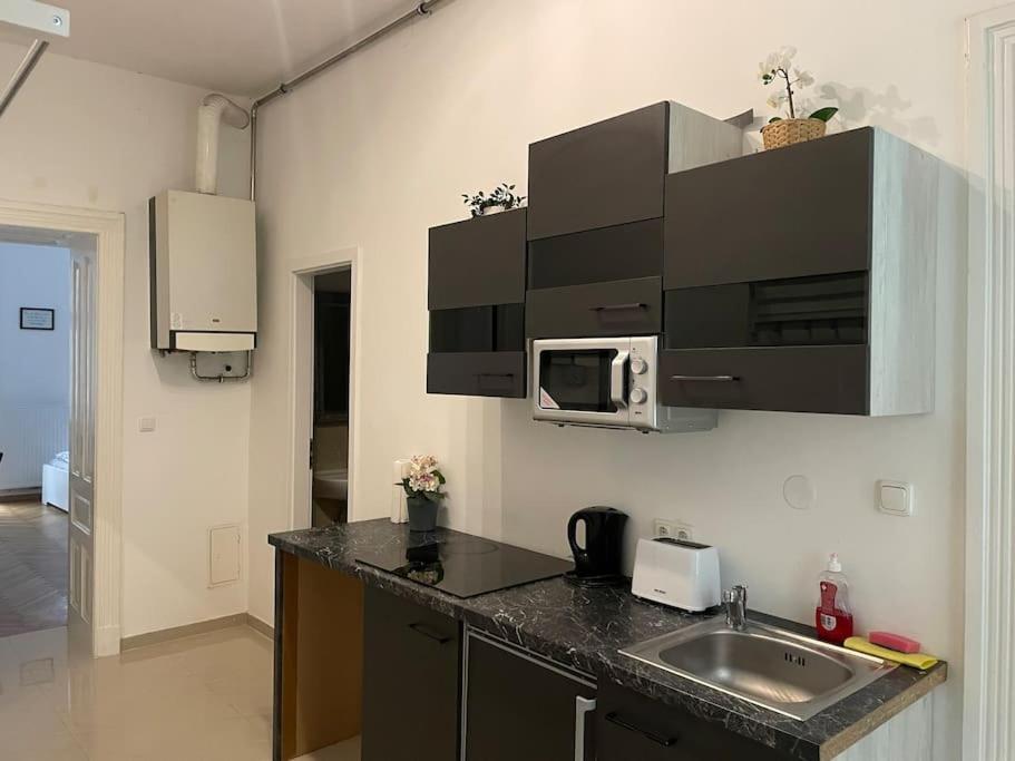 Premium Apartment with Terrace - Free Parking