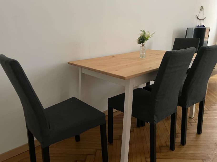 Premium Apartment with Terrace - Free Parking