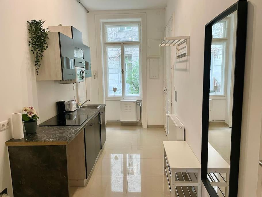Premium Apartment with Terrace - Free Parking