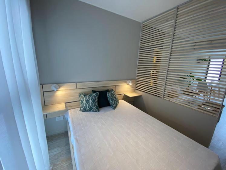 Estudio en Barrio River Olazabal y Conesa V