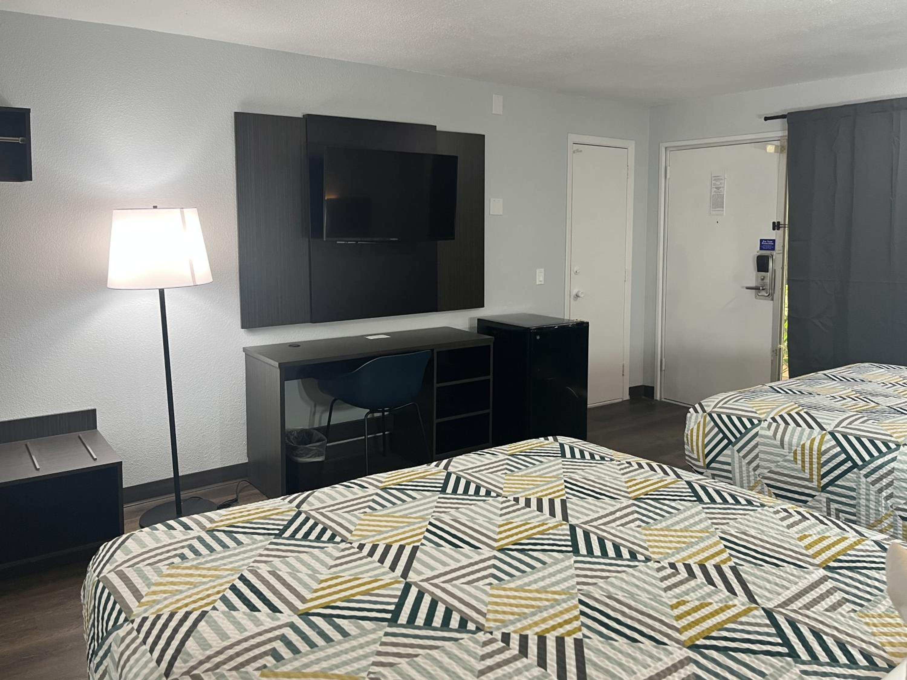 Dumas Vacations - Motel 6 Dumas, TX - Property Image 8