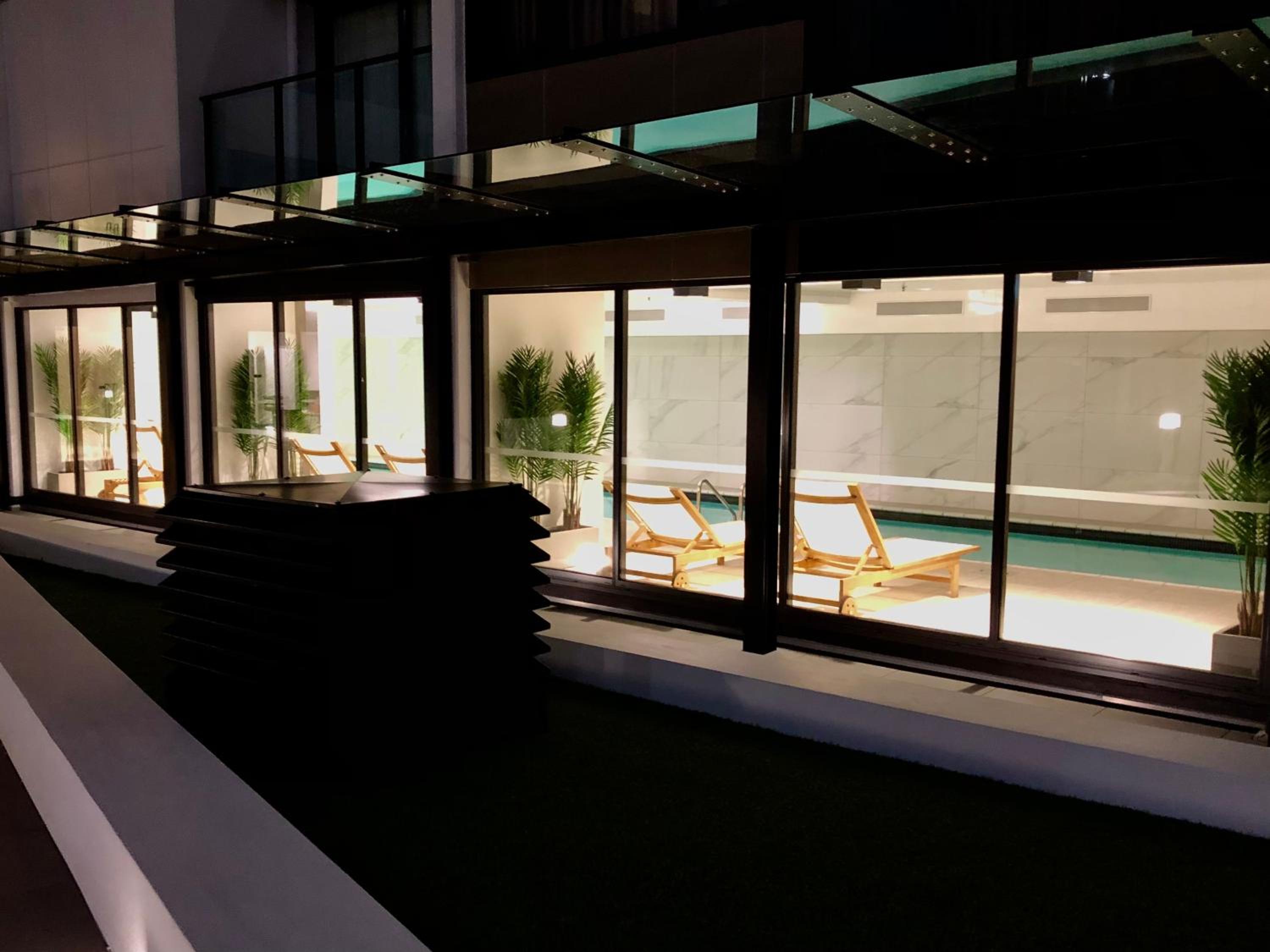 Central Auckland condo, 2Br, 2Brm, pool, gym, study view 2